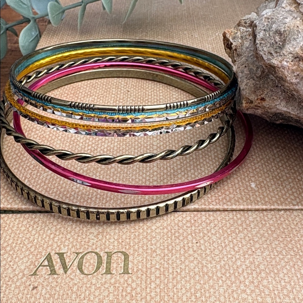 Avon Metal Bangle Bracelet 6 PC Set Yellow Blue Pink Silver and Gold Tone 292